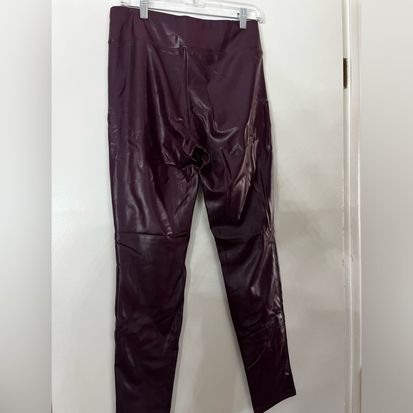 GAP Burgundy Maroon Red Faux Leather Liquid Leggings Pants Size Medium NWT! - Picture 4 of 5